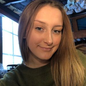 Meet your Posher, Caroline